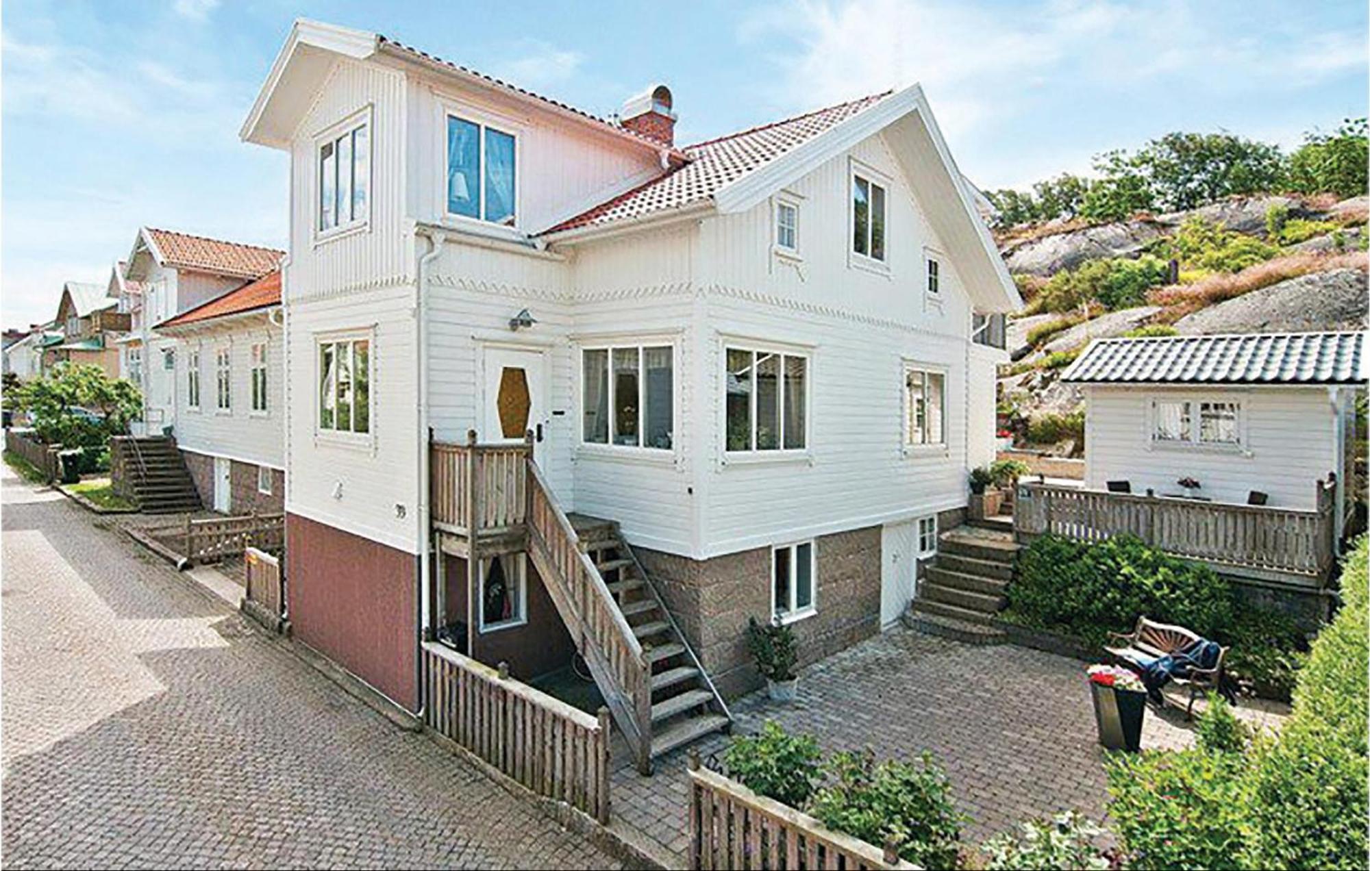 3 Bedroom Beautiful Apartment In Kungshamn Exterior photo